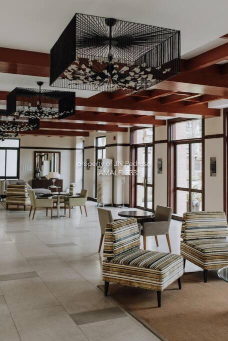 Work-Friendly Mountain-View Condo Near Sm Seaside Cebu Kültér fotó