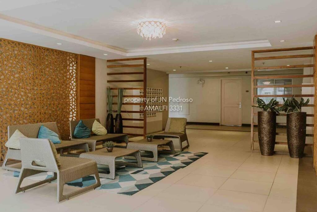 Work-Friendly Mountain-View Condo Near Sm Seaside Cebu Kültér fotó